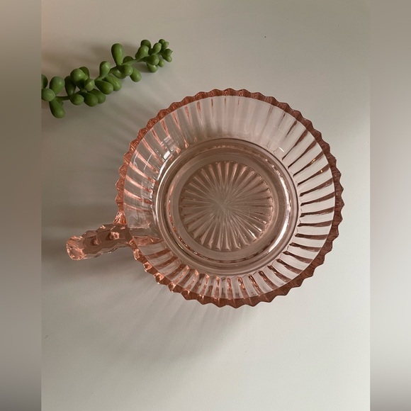 Pink Depression Teacup Set - Picture 9 of 13